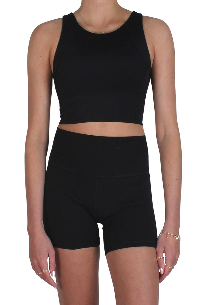 MU Crop Black